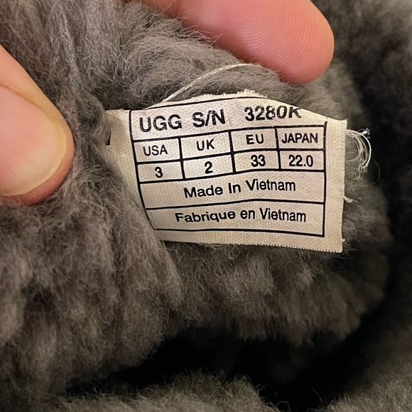 Uggs Bailey Bow gray size 3 big kids - Picture 6 of 8